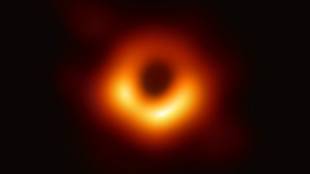 Зони около черните дупки поглъщат материя