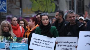 Близки на убити в катастрофи искат оставката на общинския съветник Благовест Георгиев