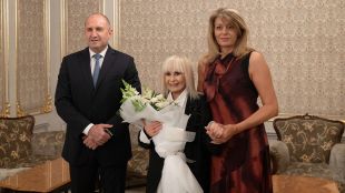 Лили Иванова с почетен знак от президента Радев за изключителен принос