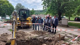 Стартира подмяната на захранващия водопровод към болницата в Свищов