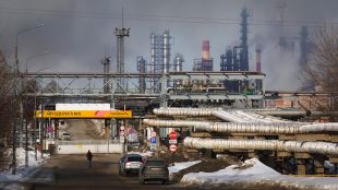 Украйна удари най-голямата рафинерия в Централна Русия