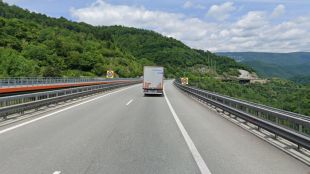 Ограничава се движението на камиони по автомагистрала "Хемус"